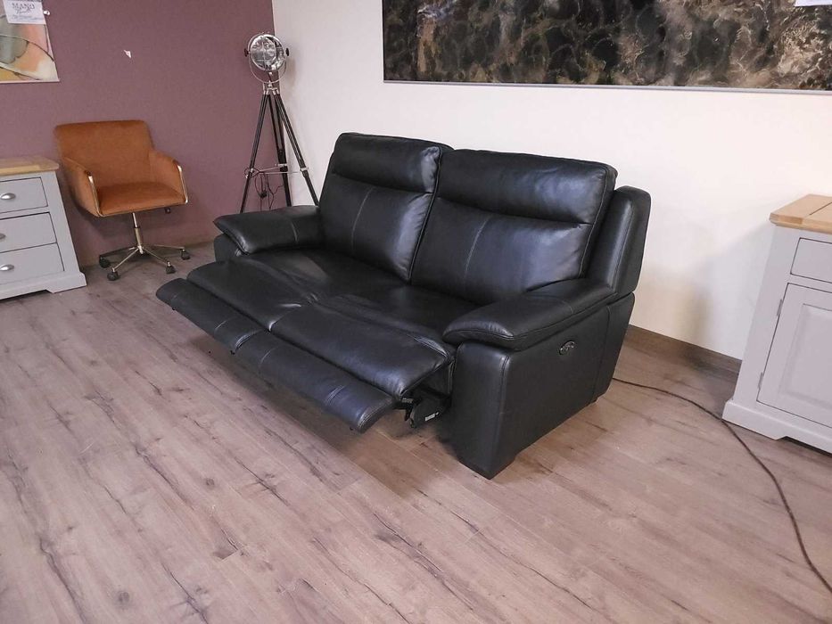 Черен кожен диван тройка с електрически релаксиращ механизъм