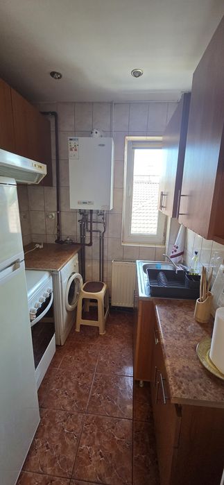 Închiriez garsoniera