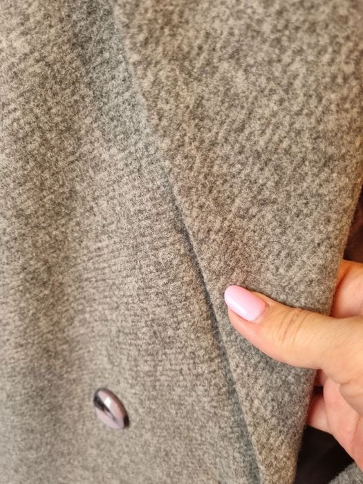 Женское пальто фирмы MAX MARA