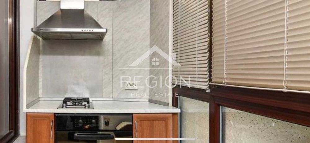 Дава се под наем Тристаен апартамент в Варна, Окръжна болница - 105 кв.м за 800 € - Снимка #12