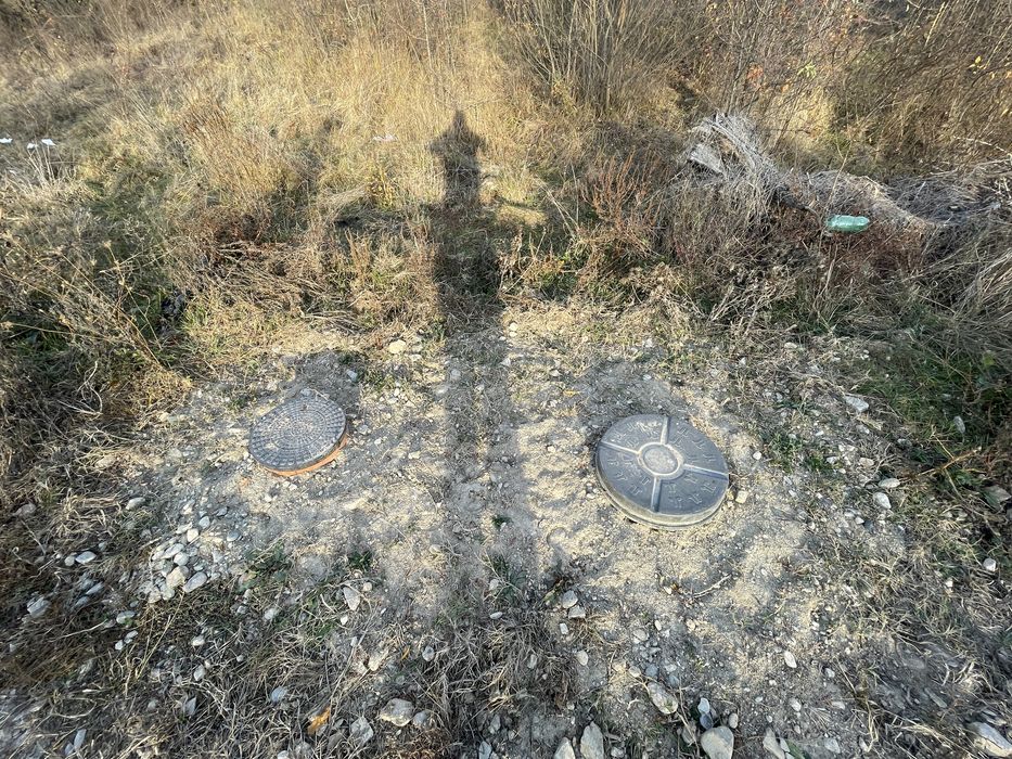 Teren intravilan de vânzare în localitatea Eșelnița, strada Salcamilor