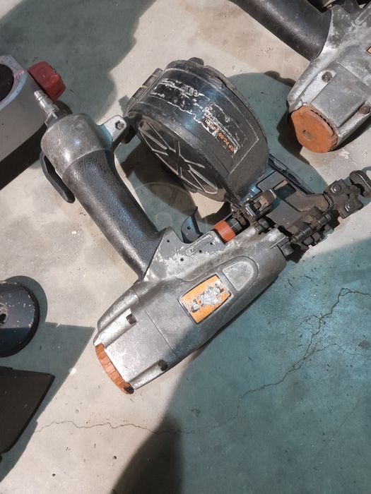 Прахосмукачка HILTI - VCU 40
Прахосмукачката работи добре 
На който не