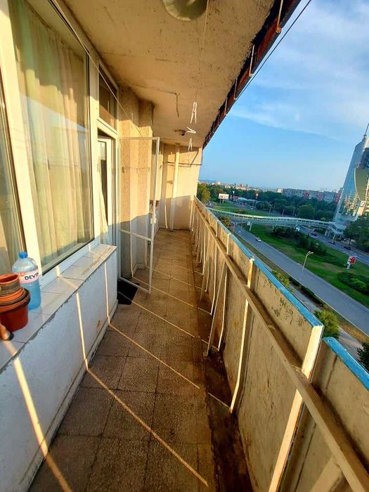 Дава се под наем Тристаен апартамент в Бургас, Изгрев - 100 кв.м за 127.5 € - Снимка #1