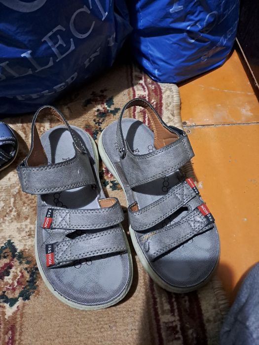 Продам сапожки детские