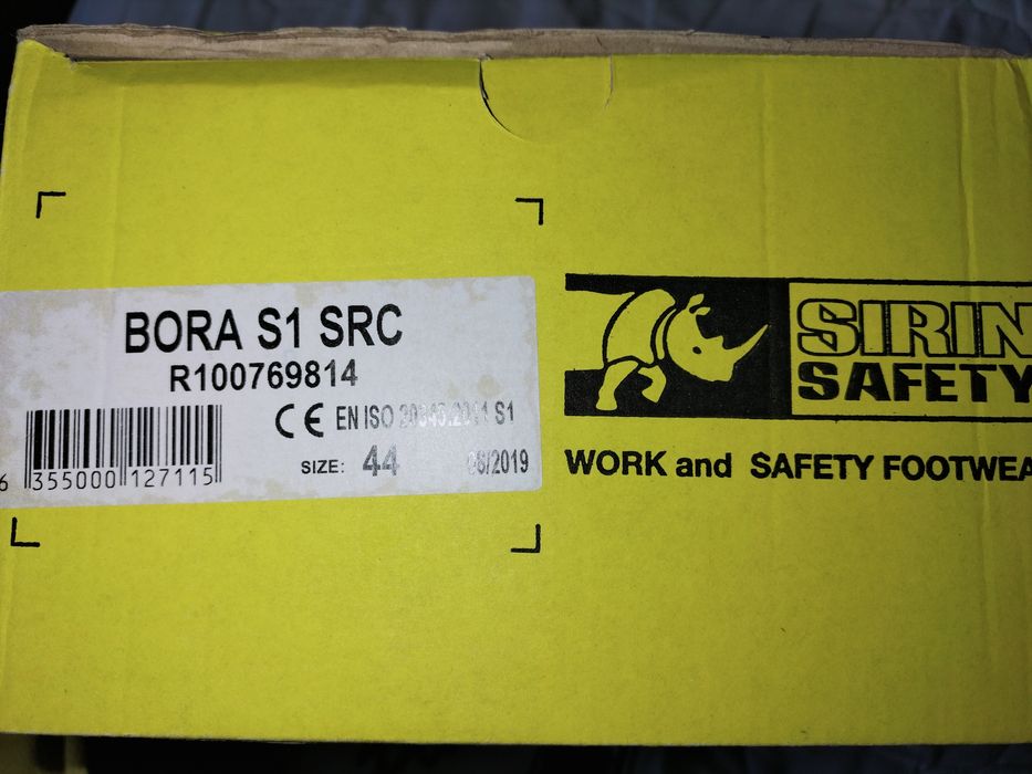 Bocanci cu vârf metalic mărime 44