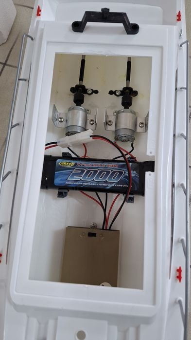 Carson  Speed ​​Yacht 2.4G 100% RTR - Лодка с дистанционно управление