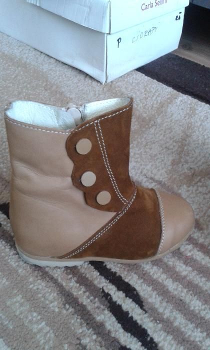 Ghtetute Ivia, piele, marime 24