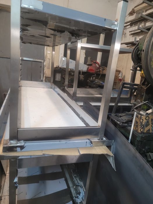 Producător Polițe și Rastele INOX Profesionale – Mobilier Horeca la Comandă