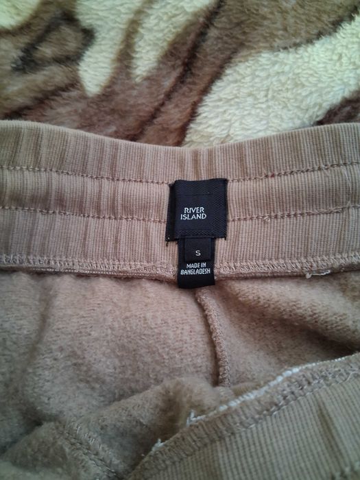 Compleu River Island