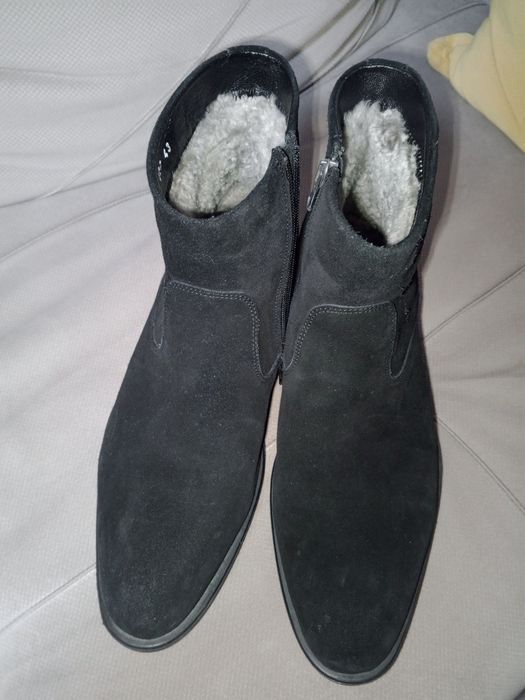 Продам зимние ботинки