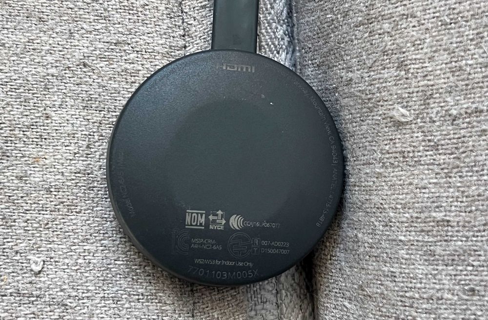 Google Chromecast HDMI streaming media player original fara alimentato