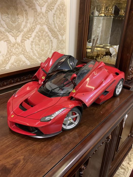 Моделька LaFerrari 1 of Uzbekistan и пульт