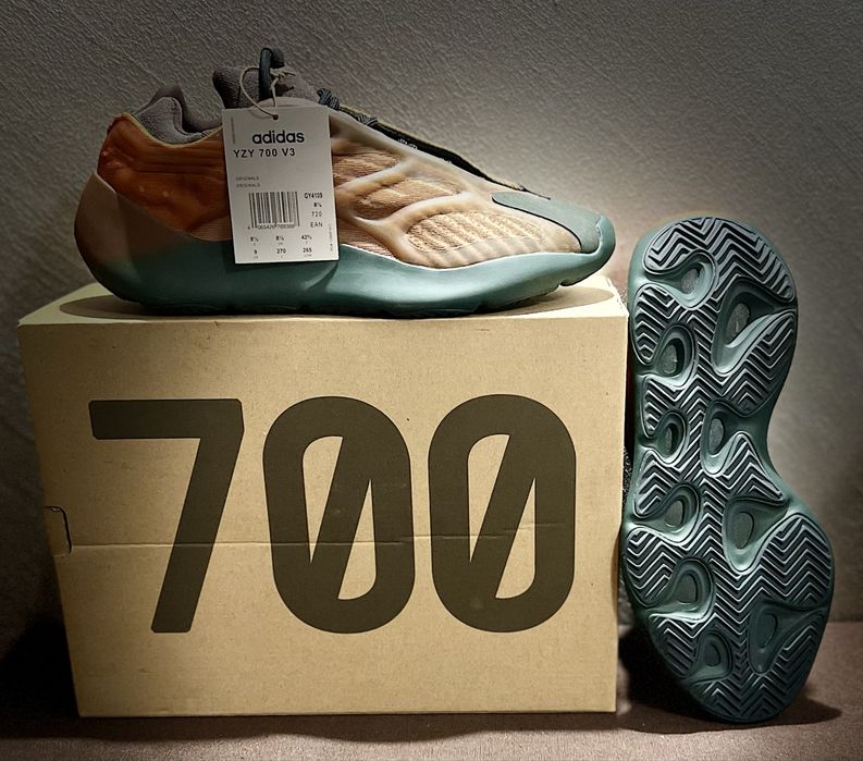 НОВИ ! Adidas Yeezy 700 V3 – размер 42 2/3