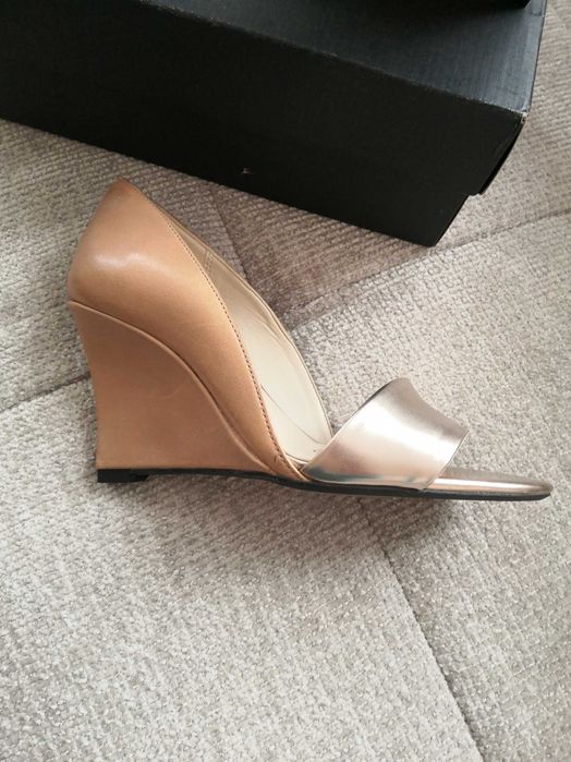 Нови дамски обувки CLARKS номер 3 оригинални