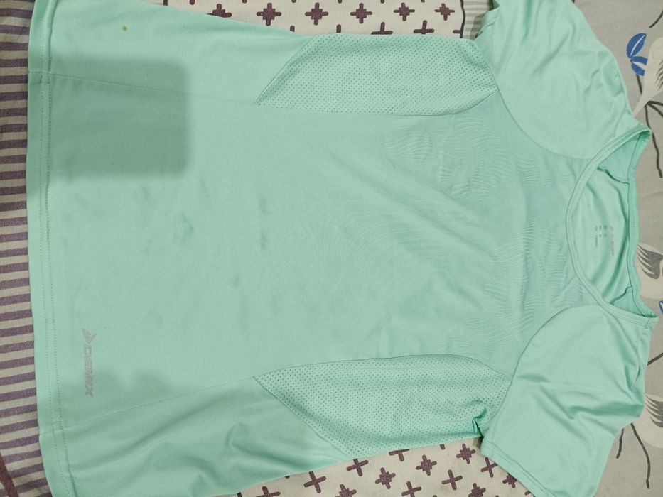 Продам футболку для фитнеса