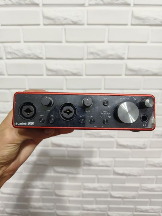 Focusrite Behringer