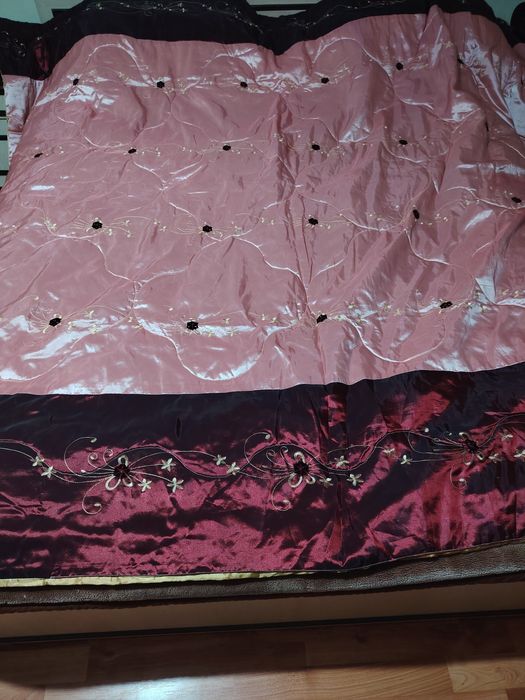 Cuvertură groasă 210×220 cm pentru pat dublu – model elegant