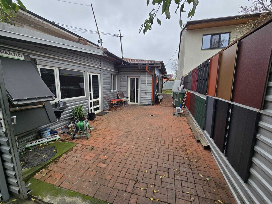 De vanzare teren 246 mp cu casă batraneasca