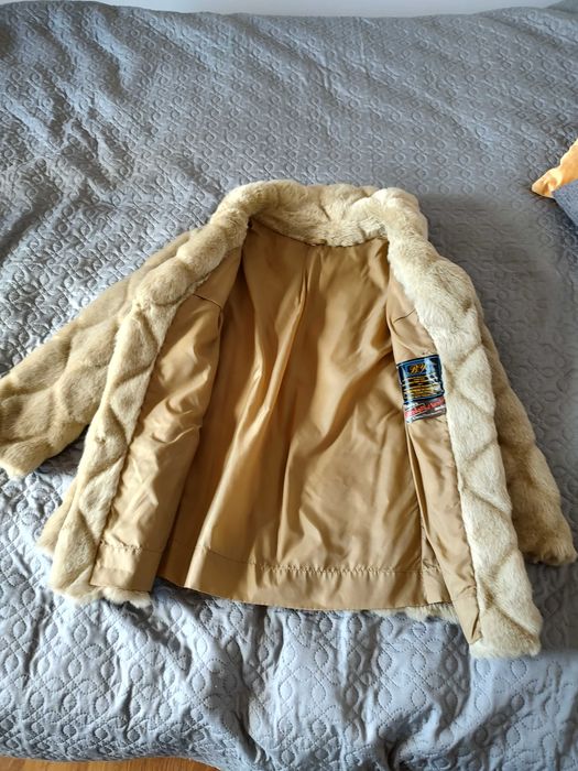 Haină elegantă din blană eco