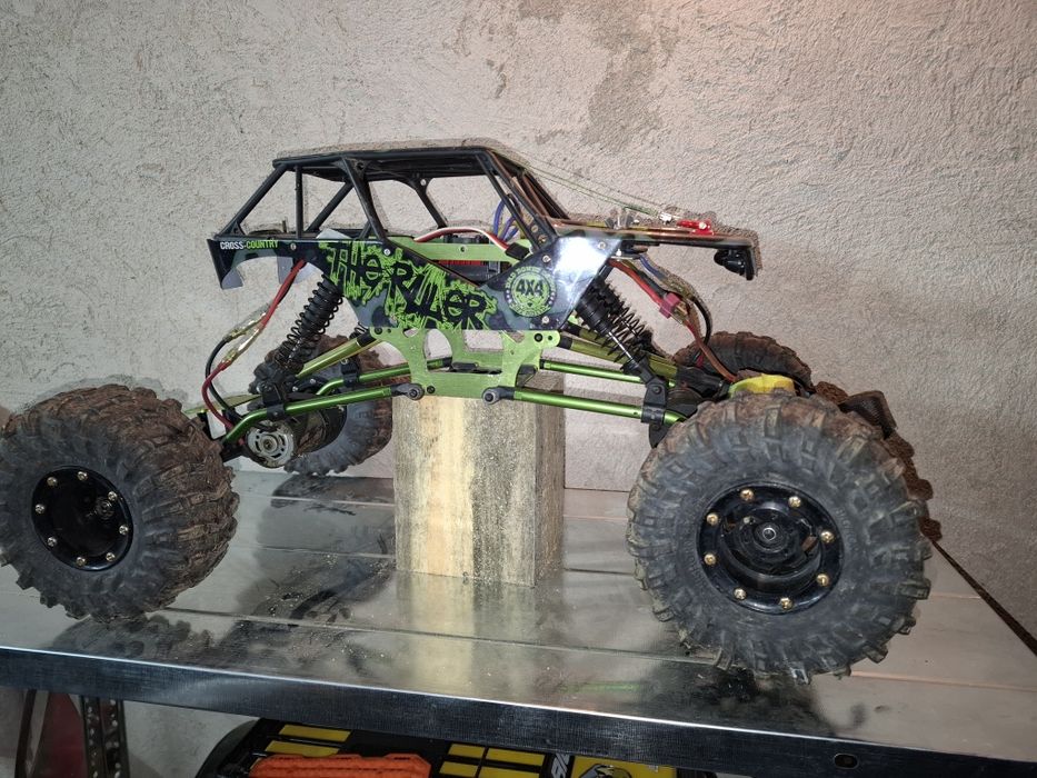 Rc crawler катерач