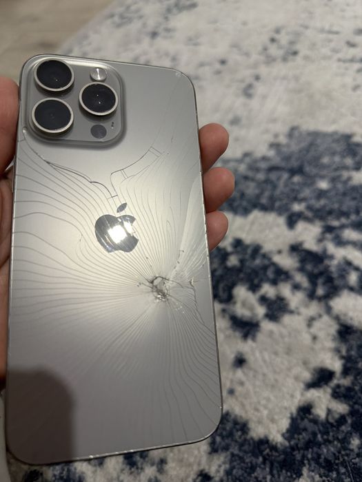 Продам айфон 15promax