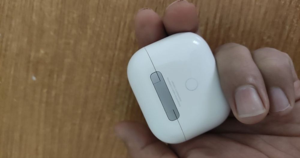 Продам кейс оригинал airpods 3