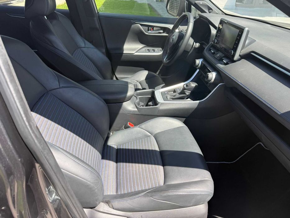Toyota RAV4 Hybrid 2022 STYLE / Istoric Toyota / Garantie baterie / Impecabil
