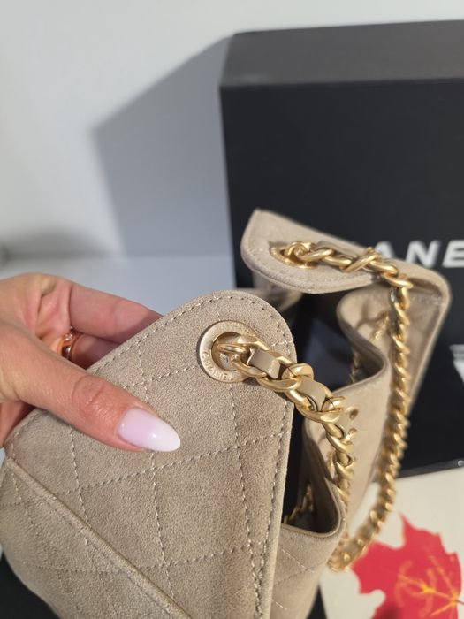 Дамска чанта Chanel Hobo 25S Suede