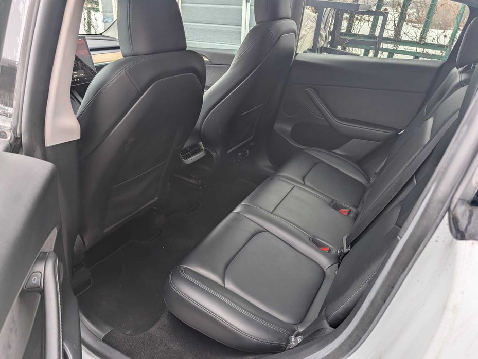 Tesla Model Y dual motor 4x4 ,garanție 2030 noiembrie, 92,000km