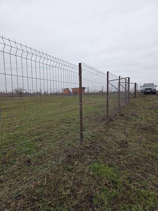 Vând pământ intravilan