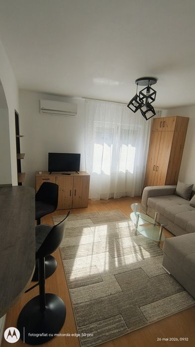 Închiriez garsonieră zona Decebal