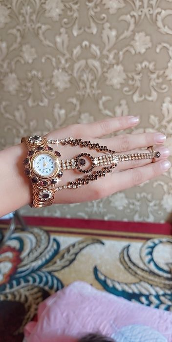 soat va uzuk juda chroyli