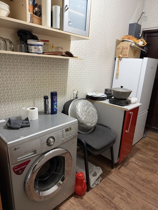 Сдам комнату на подселение Студенту парню,сам живу один студент