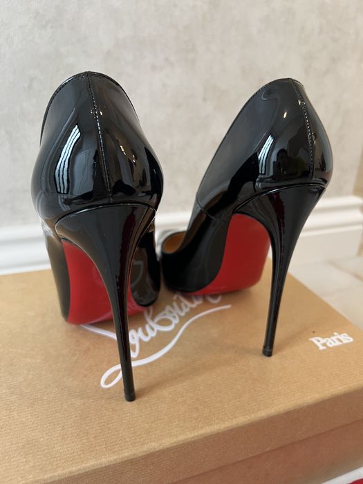 Christian Louboutin "So Kate"