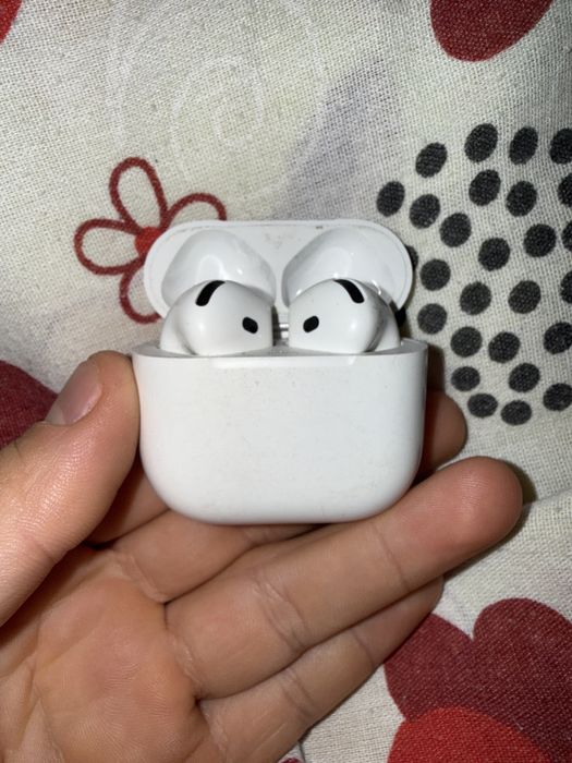 Vand casti airpods 4