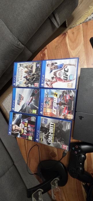Перфектен Playstation 4 slim с игри  PS4 slim плейстейшън