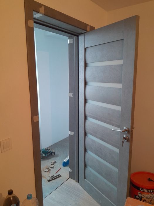 Montaj uși metalice și de interior