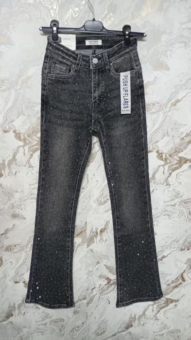 Blugi si pantaloni diferite modele