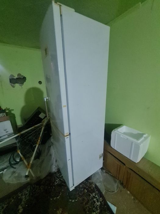 Продам холодильник LG