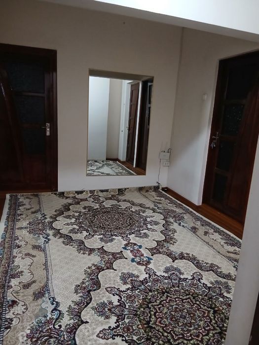 Srochna Sagdianada 2 xonalik uy ijaraga beriladi.