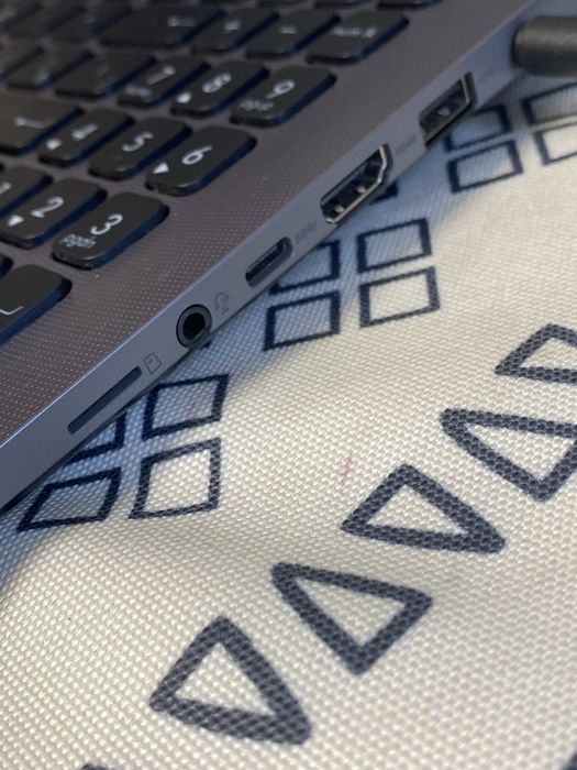 Продам ASUS VivoBook 15