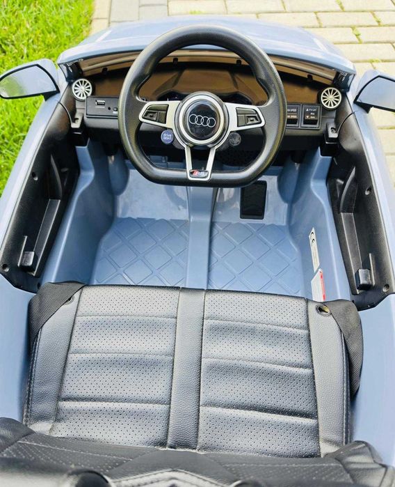 Mașinuță electrică pentru copii Audi TT RS Roadster