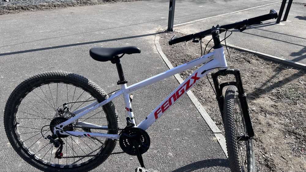 Продается велик Есть обмен на электроскутер