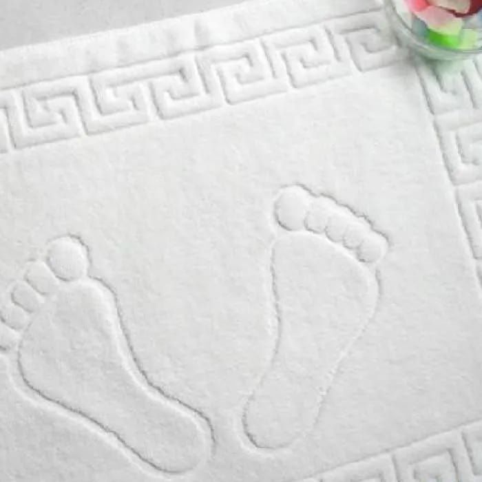 OFERTA !!! 10 Lenjerii de pat hoteliere din material Damasc