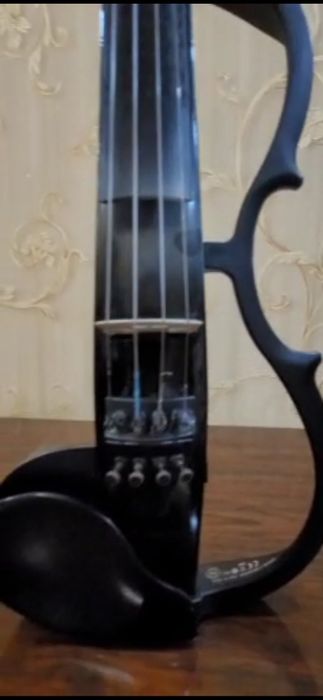 Продаю электро скрипку - Ямаха sv-120