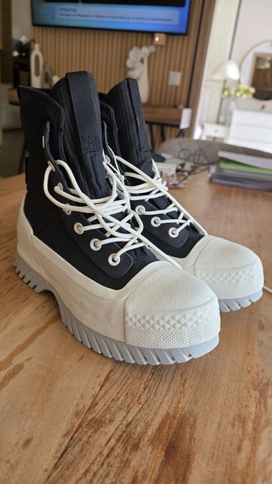Високи, воднонепромокаеми кецове CONVERSE