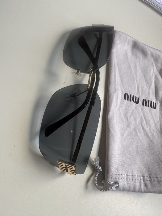 Ochelari de soare miu miu