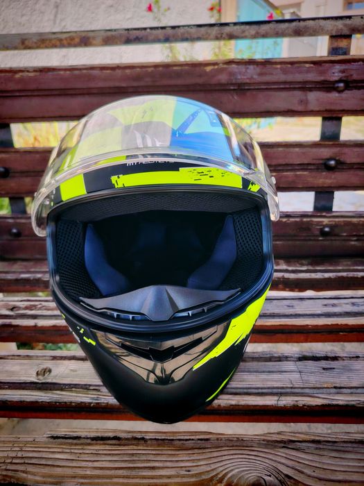 Каска за мотор MT helmets