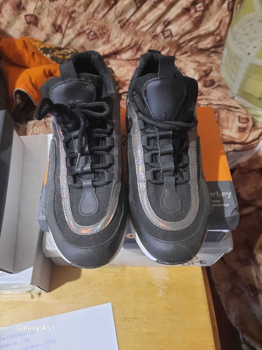 Продавам дамски обувки