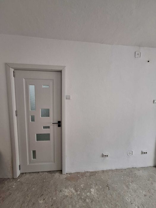 Vând garsoniera zona TRAIAN